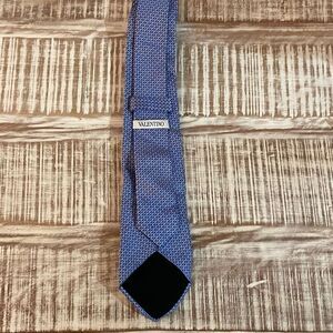 Valentino Mens 100% silk tie
